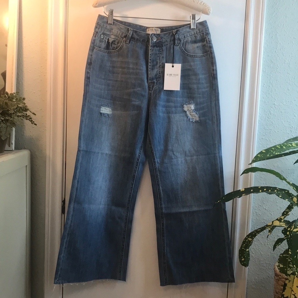 NEW Blank Paige Wide Legged Cropped Distressed Jeans Size 29